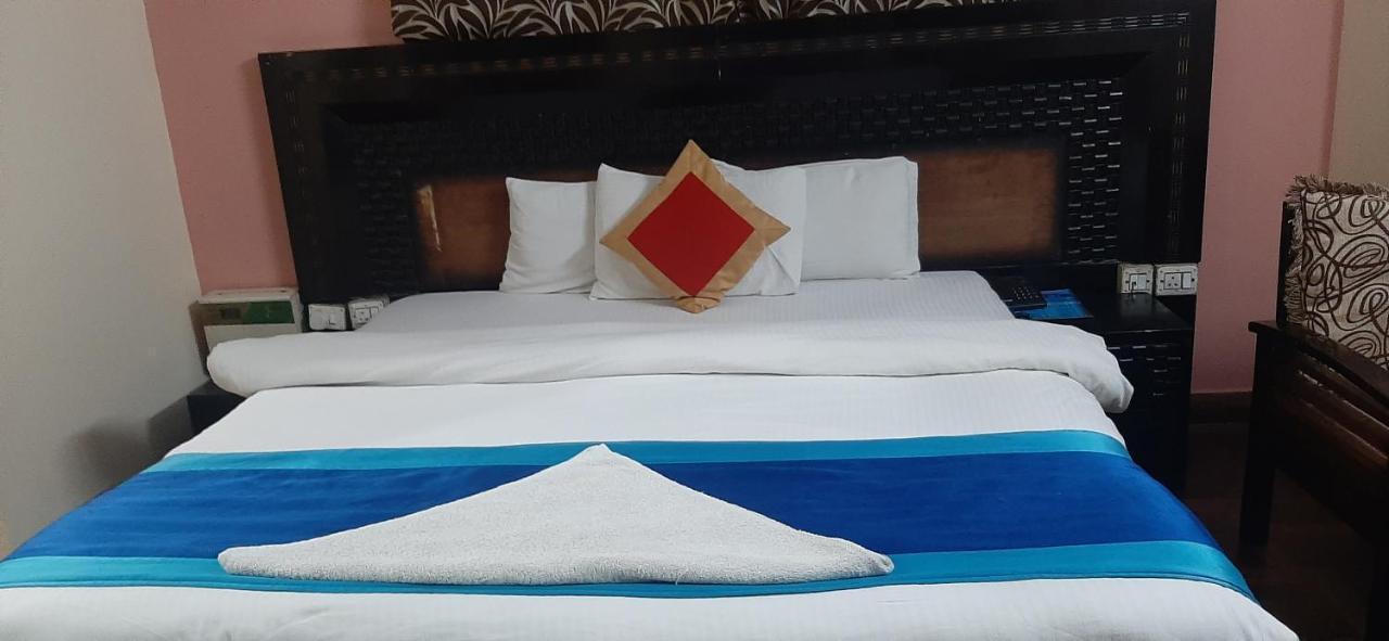 Hotel Kundan Palace Ню Делхи Екстериор снимка